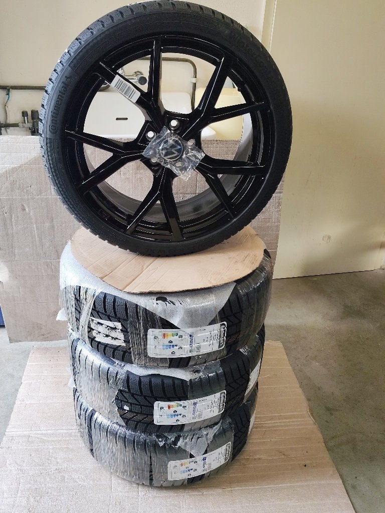 VW Golf R MK8 originele 19 inch Estoril velgen+winterbanden, Auto-onderdelen, Ophalen, Volkswagen