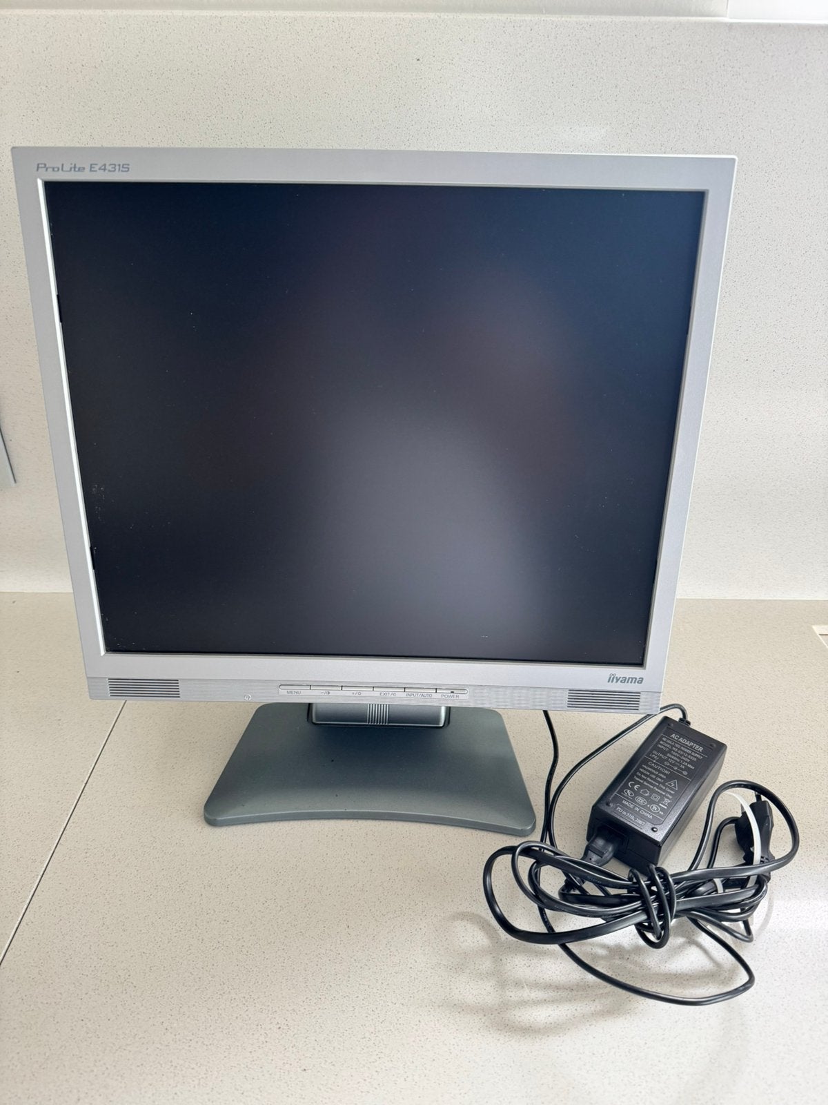 iiyama pc monitor 17 inch, Computers en Software, Ophalen, Zo goed als nieuw