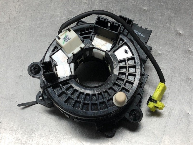 CONTACTEUR TOURNANT Nissan Juke (F15) (01-2010/12-2019), Dhr. M. Roggen, Stadsweg 37 37
9917 PV  WIRDUM GR., NL, Nissan, Utilisé