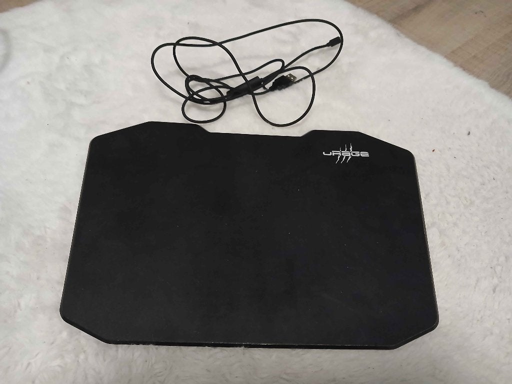 uRage RGB gaming mousepad met LED verlichting (USB), Computers en Software, Muismatten, Zo goed als nieuw, Gaming muismat, Ophalen