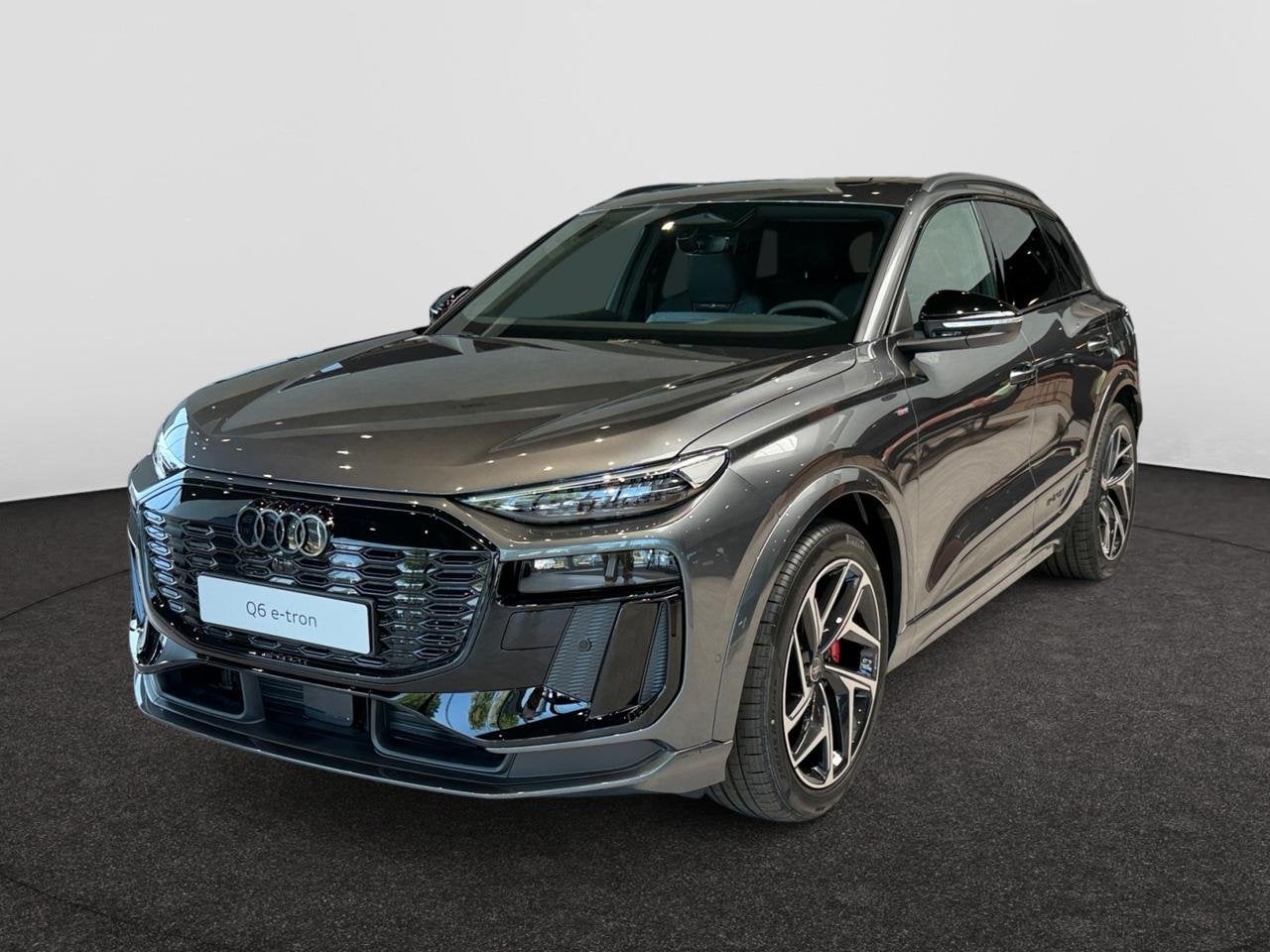 Audi Q6 e-tron 100 kWh 50 Performance Corporate S, Autos, Ordinateur de bord, Argent ou Gris, Achat, Boîte manuelle