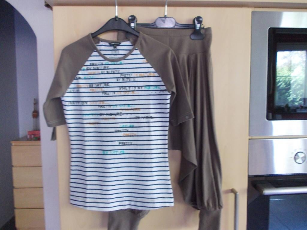 Setje Dansbroek en Tshirt NO NO.  maat 134-140. NIEUW., Sport en Fitness, Ophalen of Verzenden, Nieuw, Kleding