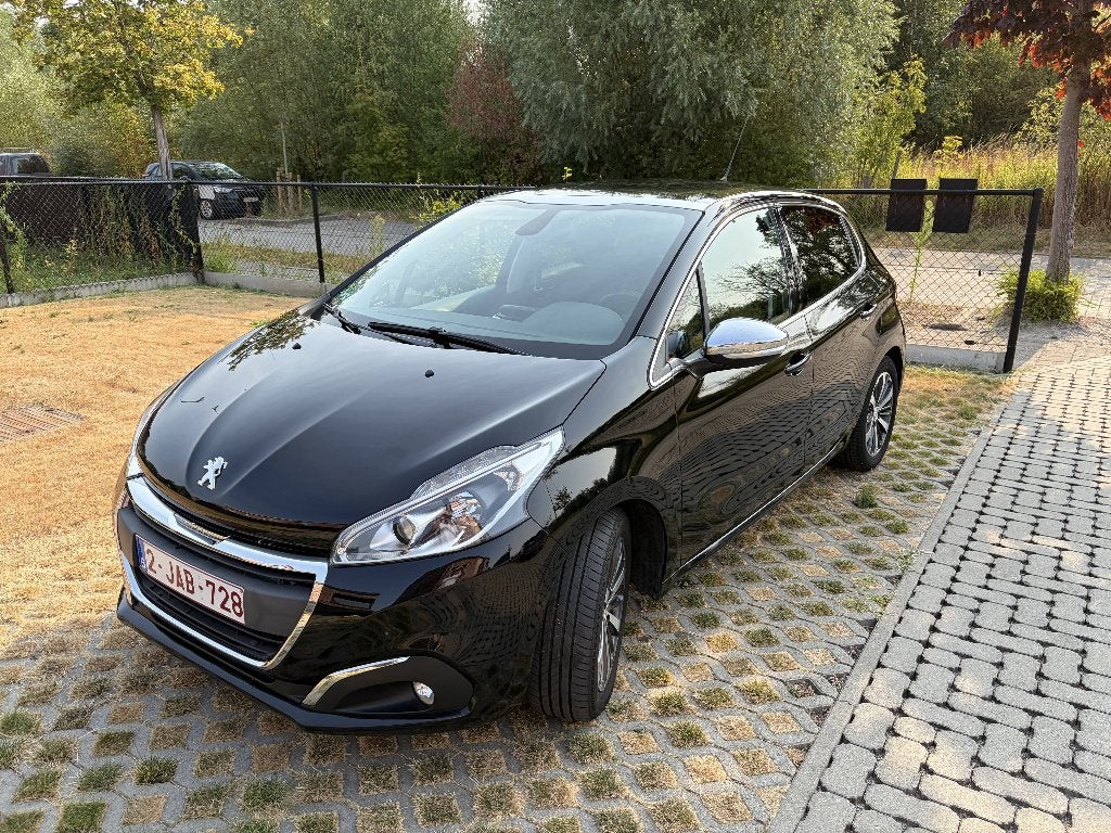 Peugeot 208 | 2016, Auto's, Voorwielaandrijving, Stof, 1199 cc, Zwart
