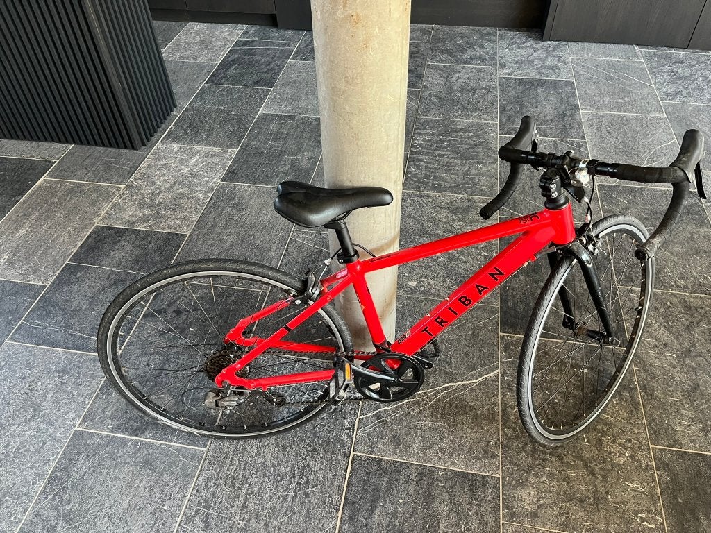 Koersfiets kids RC triban 100 rood model, Ophalen, Zo goed als nieuw