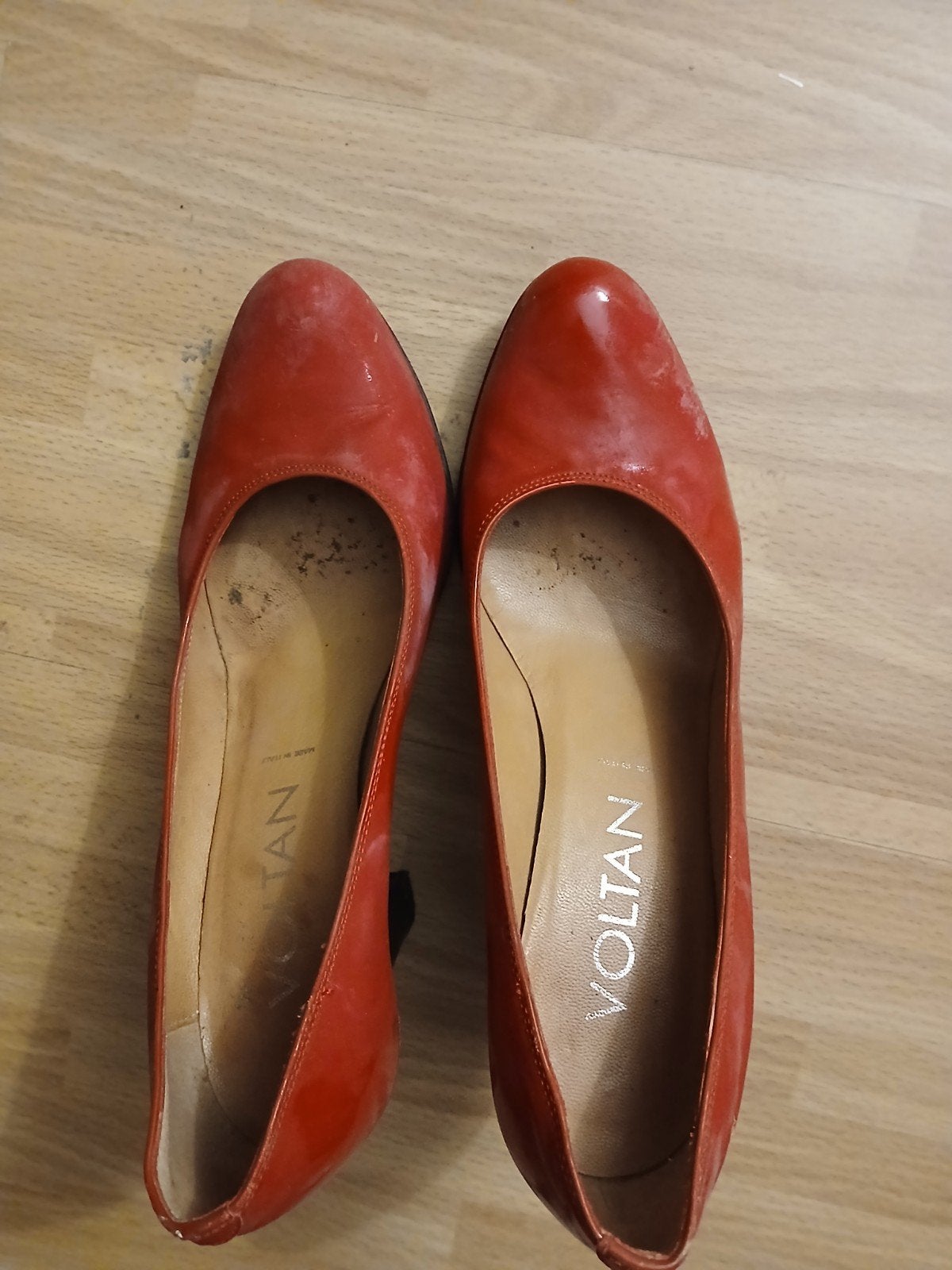 Rode pumps Voltan 37 1/2, Pumps, Voltan, Ophalen of Verzenden, Gedragen