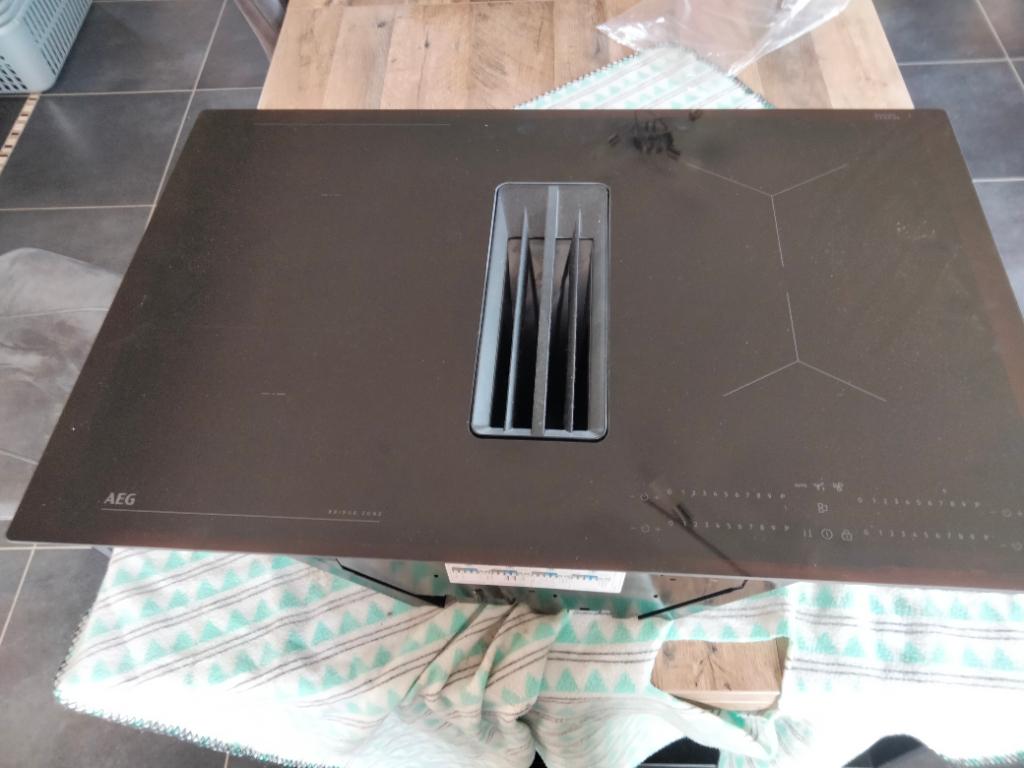 Taque de cuisson AEG nch84b03cb, Elektronische apparatuur, Kookplaten, Ophalen, 4 kookzones, Zo goed als nieuw, Energieklasse A of zuiniger