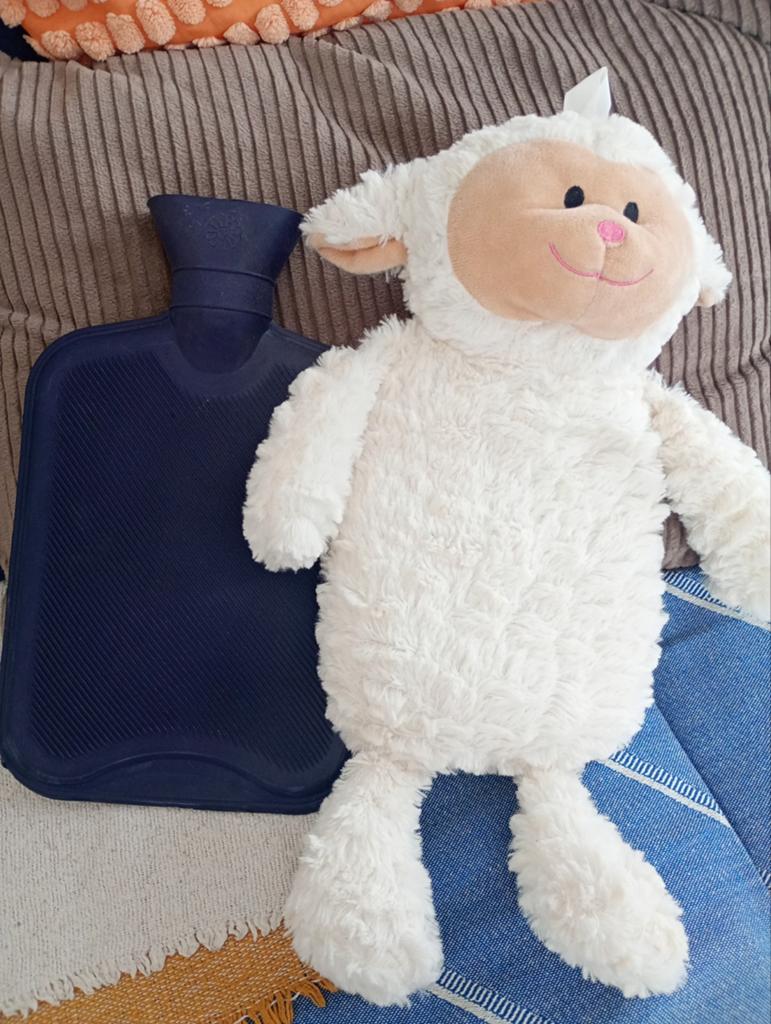 Warmwaterkruik, kruik, knuffel schaap 2 stuks, Kinderen en Baby's, Speelgoed | Knuffels en Pluche, Ophalen of Verzenden