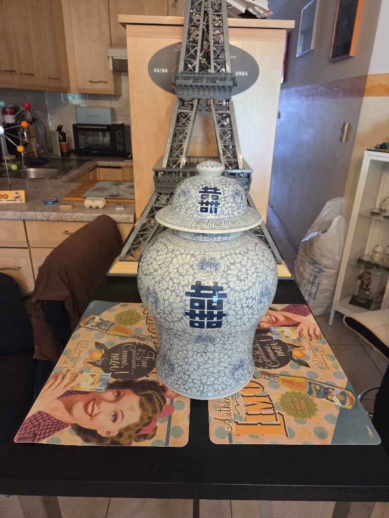 Vase asiatique, Enlèvement