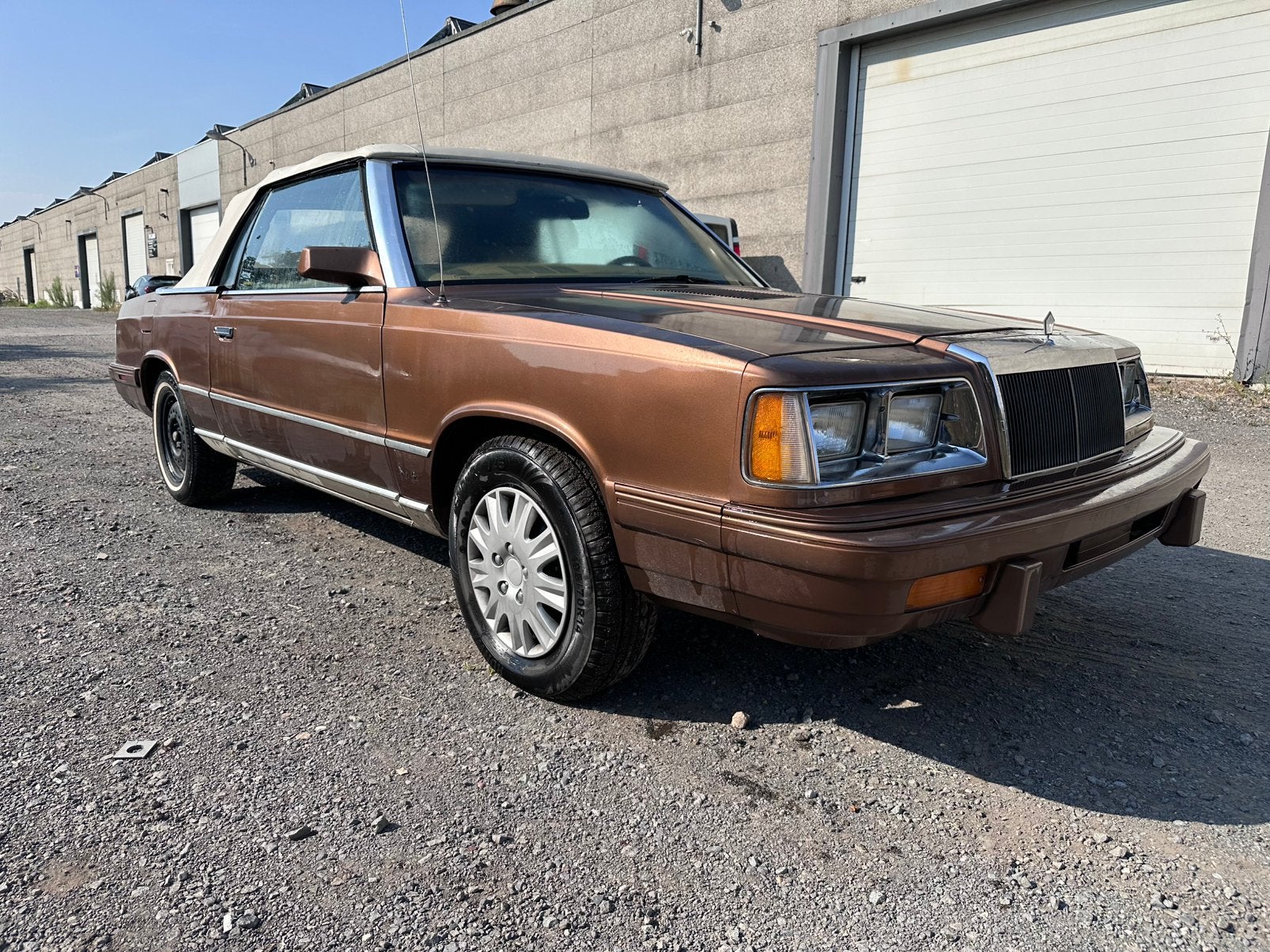 Chrysler Lebaron cabrio - 2.2 Turbo - opknapper, Automaat, 4 zetels, Achterwielaandrijving, Beige