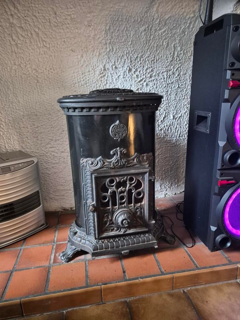 Magnifique poile au fioul de marque godin, Enlèvement, Utilisé, Autres carburants