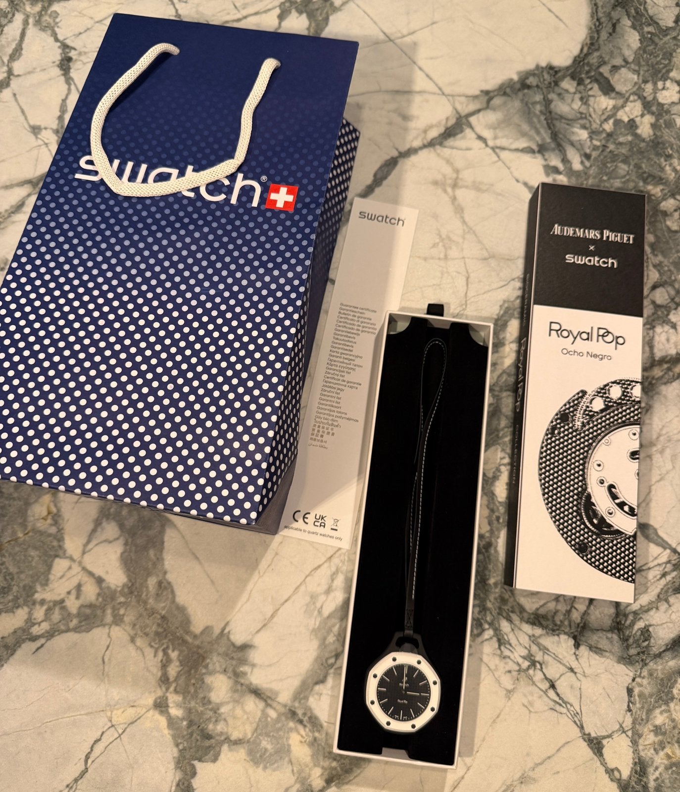 Royal Pop AP x Swatch — Ocho Negro (coupon + garantie), Enlèvement, Swatch