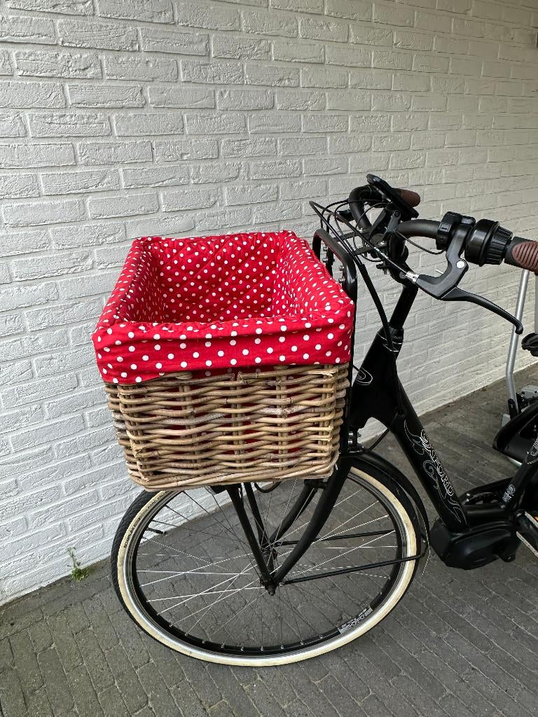 mand voor fiets, Ophalen, Stuurbevestiging, Basil, Zo goed als nieuw