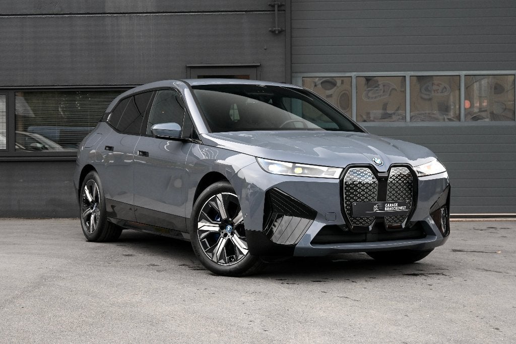 BMW iX 40 - Mpack - HarmanK - 360 - Trekhaak - SoftClose, Auto's, Automaat, Dealer onderhouden, Euro 6, IX