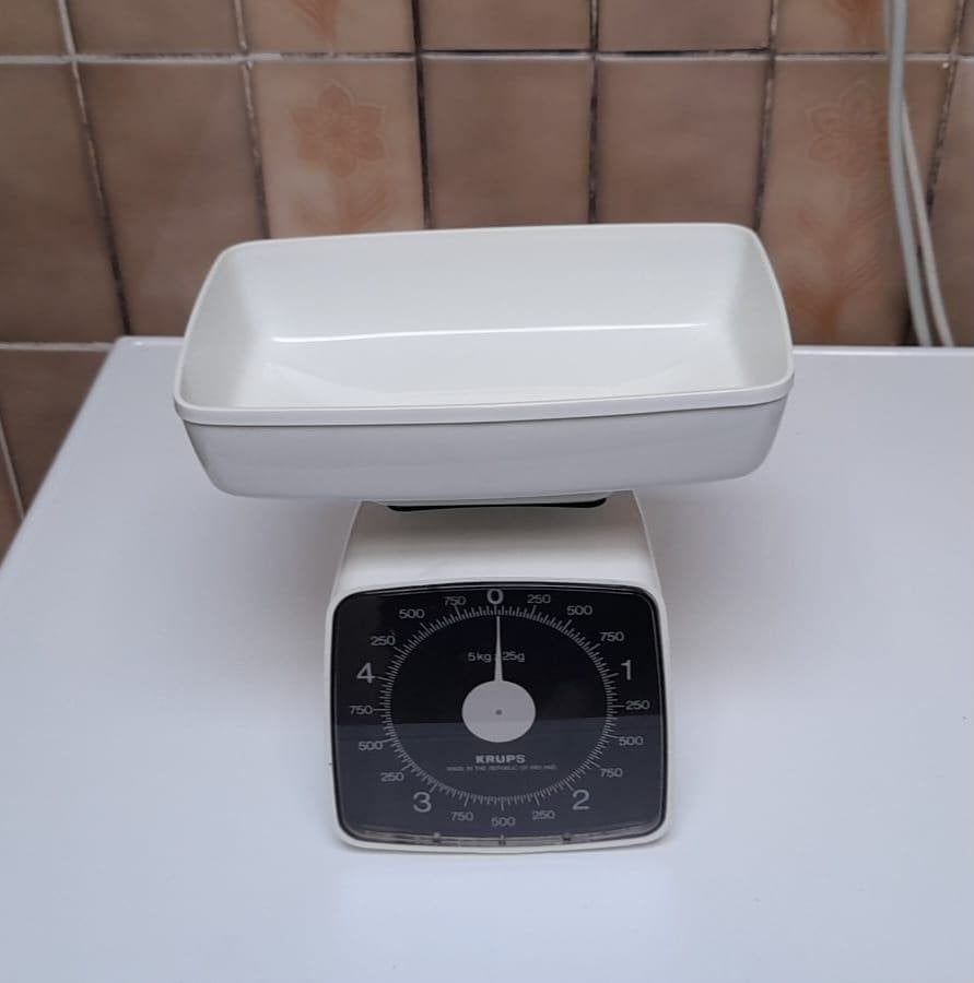 Keukenweegschaal Krups – retro model, Huis en Inrichting, Ophalen, Gebruikt, Kunststof, Wit