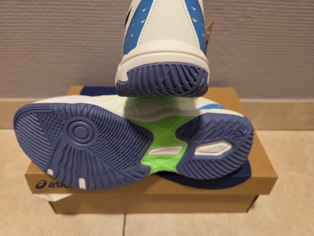 Sportschoenen 42,5 Asics indoor, Vêtements | Hommes, Chaussures, Neuf, Enlèvement, Chaussures de sport, Blanc