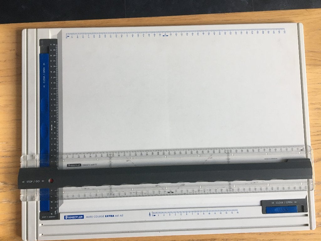 Tekenplaat van het merk STAEDTLER ( Mars College extra 661A3, Hobby en Vrije tijd, Ophalen of Verzenden, Zo goed als nieuw