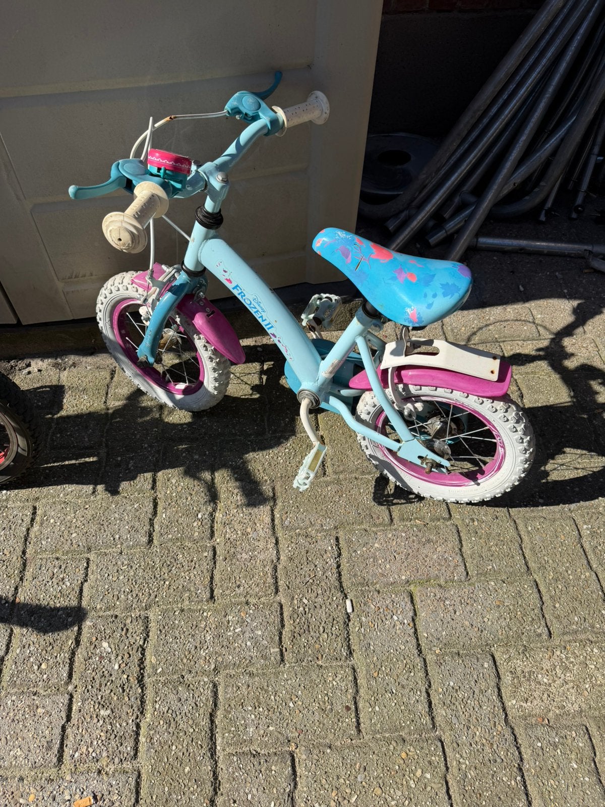 Meisje fiets, Enlèvement