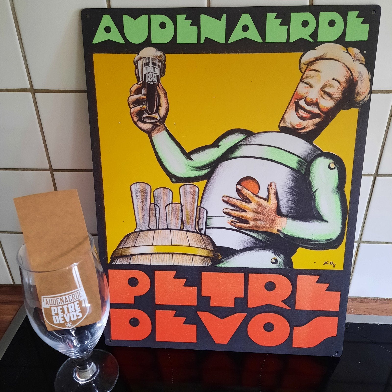 Petre Devos bord + origineel glas 33 cl ., Ophalen of Verzenden