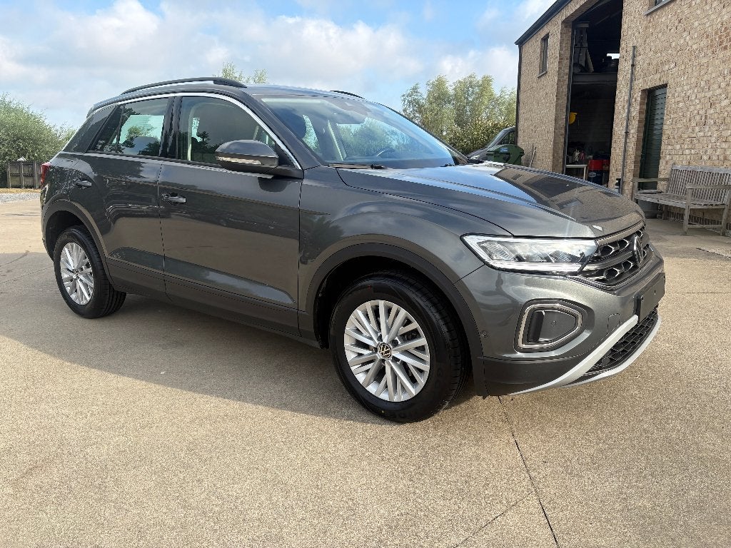 Vw T-Roc 1.0 TSI 110 pk Life  Bj 2023 Veel opties !, Voorwielaandrijving, Stof, https://public.car-pass.be/vhr/4cddd06a-21a7-485a-97d5-26140e339e40