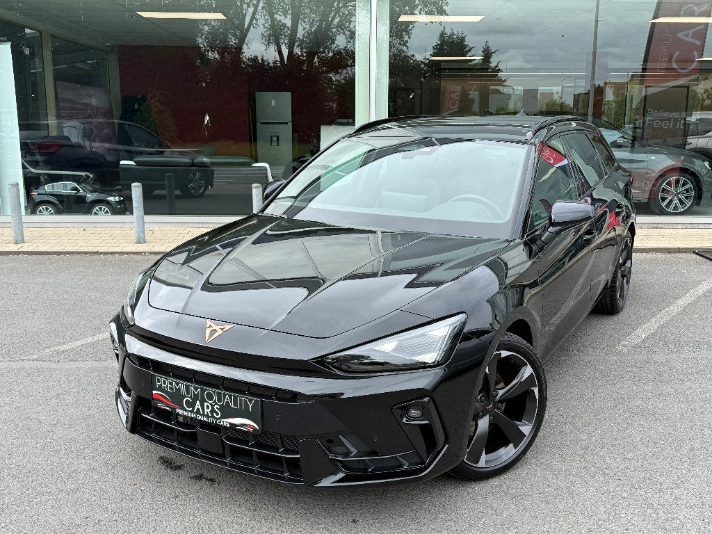 CARPLAY / CAMERA / ZETEL & STUURVERWARMING / ADAPTIVE CRUISE, 1498 cc, 4 cilinders, Leon, Leder en Stof