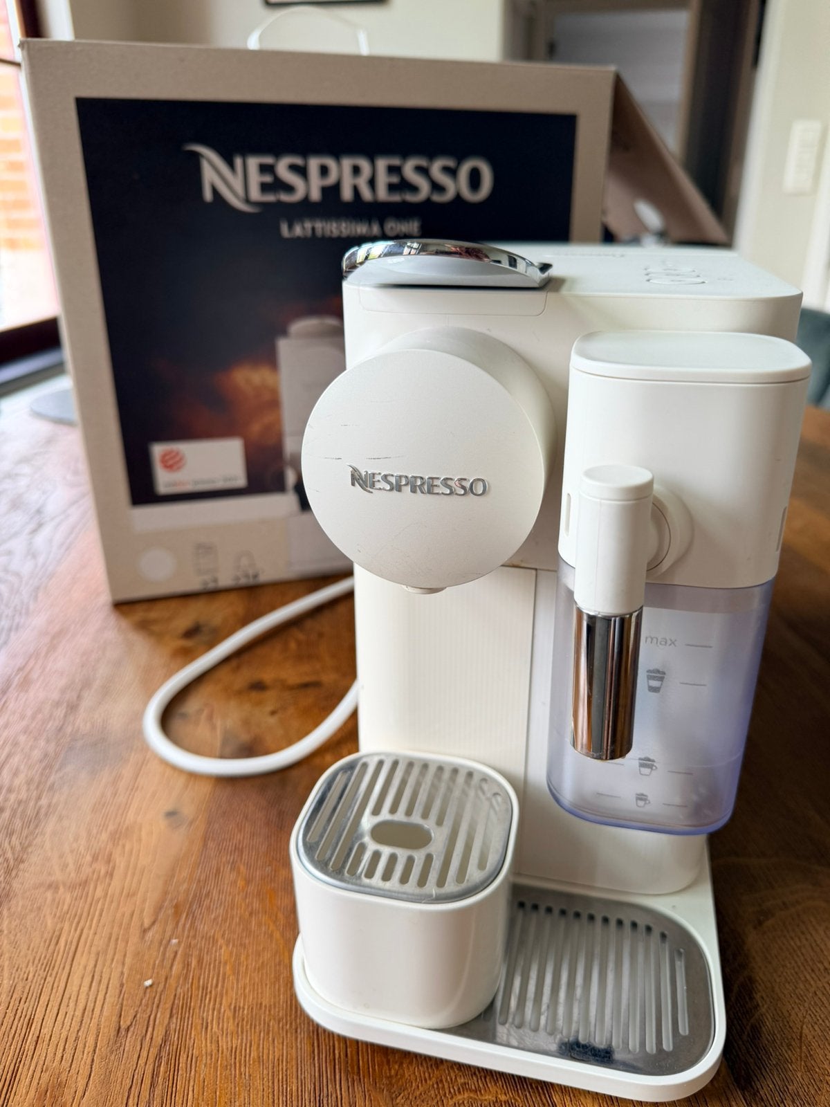 DeLonghi Latissima One (koffie capsules), Koffiepads en cups, Koffiemachine, Ophalen of Verzenden, Zo goed als nieuw