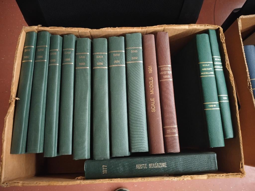 Militaria modelbouw boeken en tijdschriften, Ophalen, Gelezen