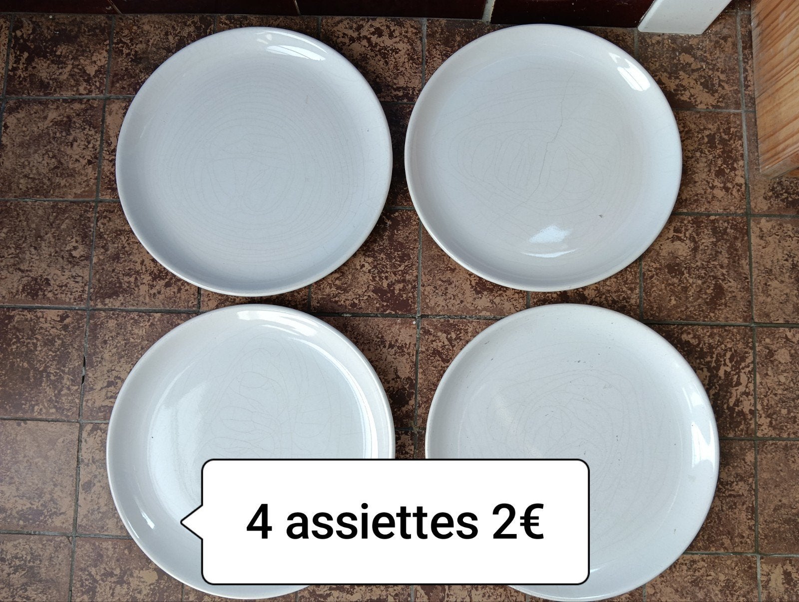 4 assiettes, Maison & Meubles, Cuisine | Vaisselle, Enlèvement