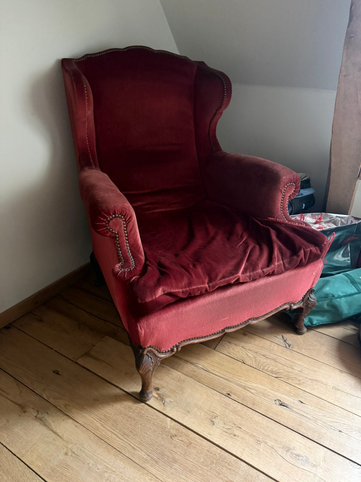 fauteuil vintage — velours bordeaux — style ancien, Enlèvement, Comme neuf