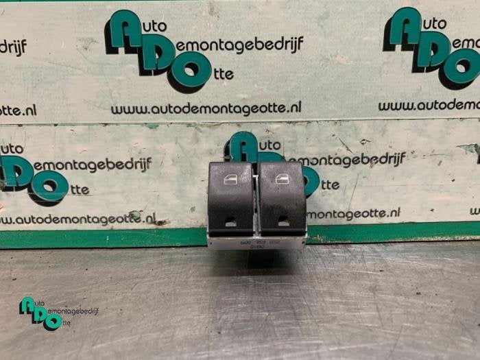 Commutateur vitre électrique d'un Volkswagen Polo (Polo 01-, Volkswagen, -, 3 mois de garantie, Utilisé