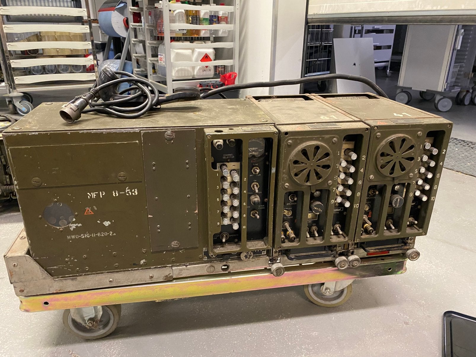 Grote collectie militaire radioapparatuur – U.S. Army / GRC, Verzamelen, Ophalen