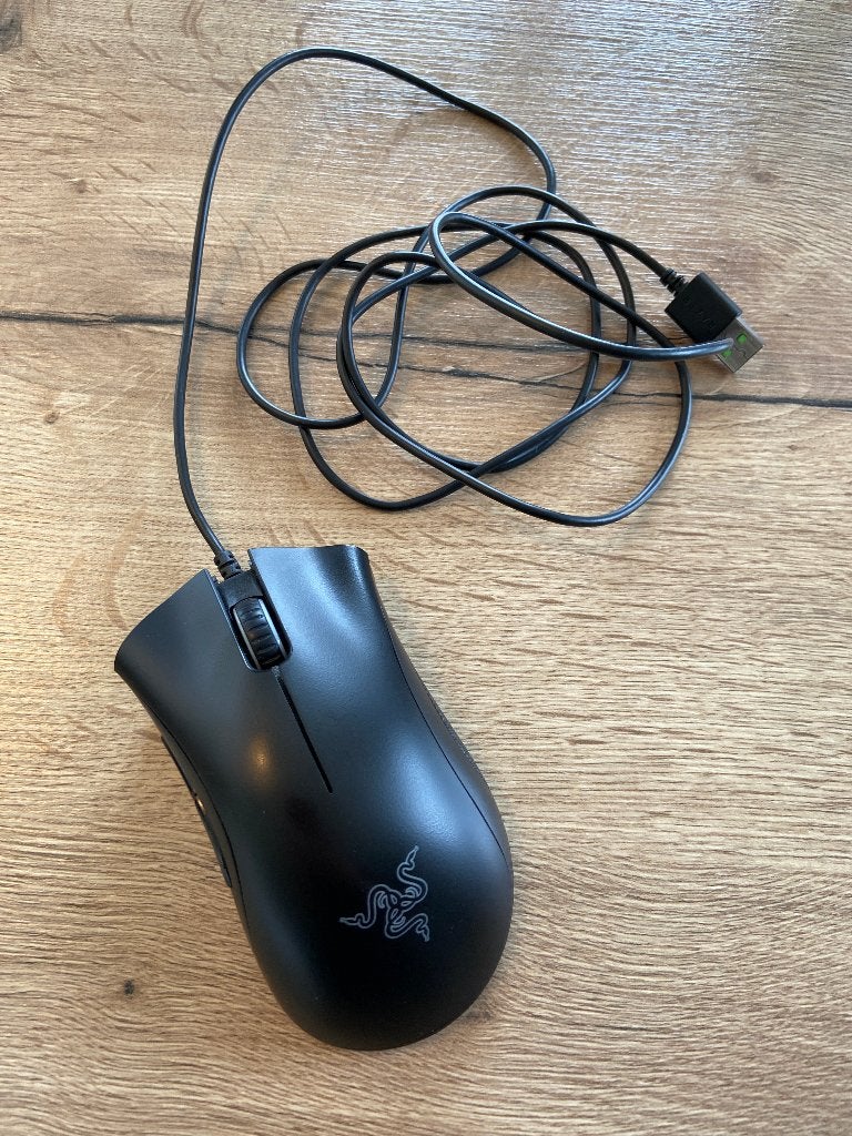 Souris de jeu Razer Deathadder Essential, Informatique & Logiciels, Souris, Comme neuf, Souris, Filaire, Ergonomique, Souris de gaming