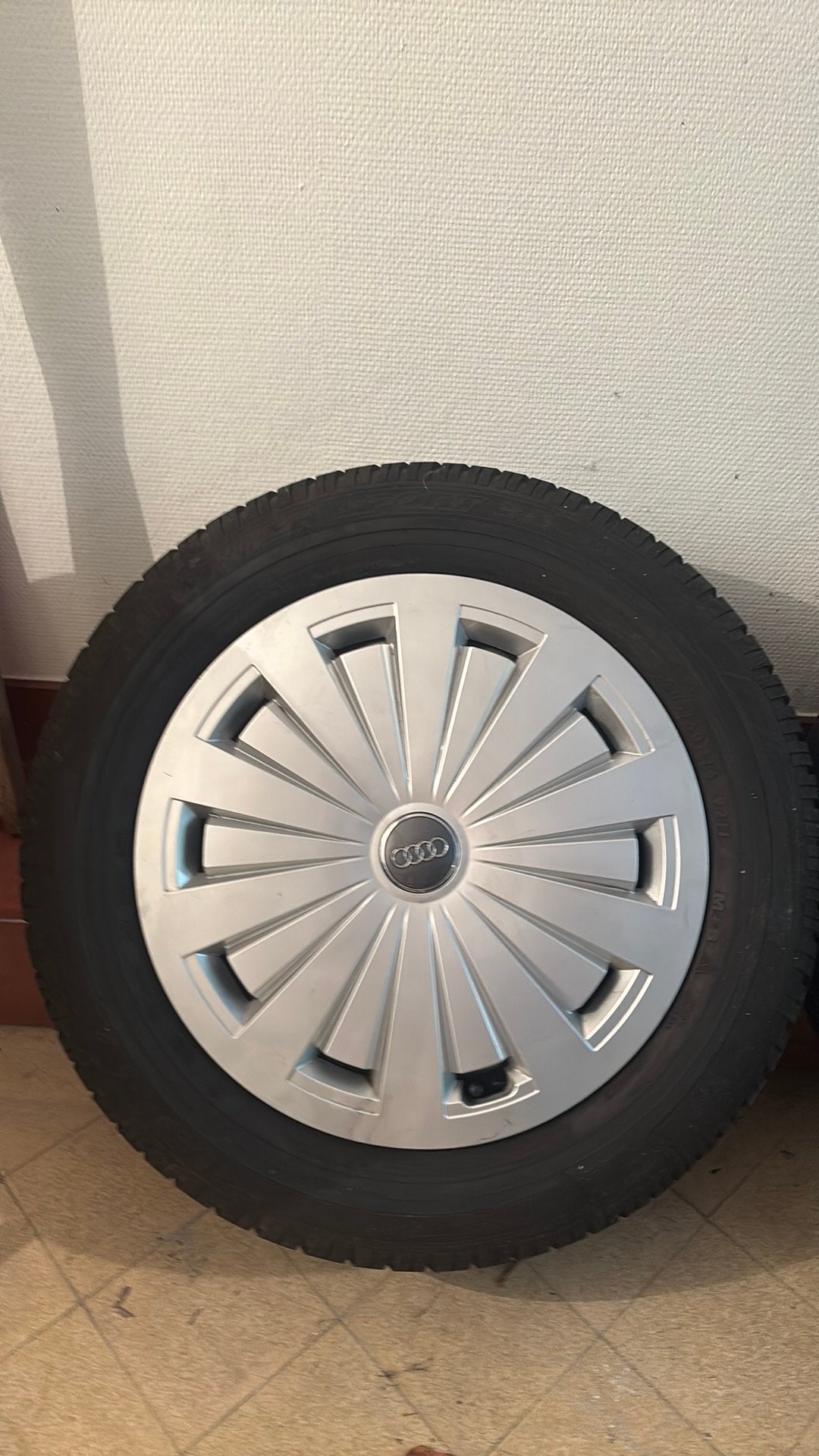 4 roues hiver + jantes - Audi A4 type 8W, Autos : Pièces & Accessoires, Pneus et Jantes, Pneus hiver, 16 pouces, Véhicule de tourisme