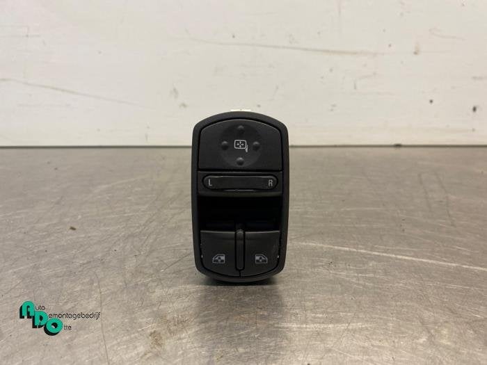 Elektrisch Raam Schakelaar van een Opel Corsa (Corsa D 07-), Auto-onderdelen, Gebruikt, -, -, Opel