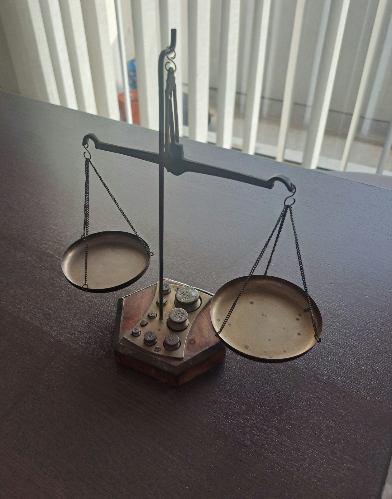 Balance à plateaux, Maison & Meubles, Accessoires pour la Maison | Étagères, Enlèvement, Bois
