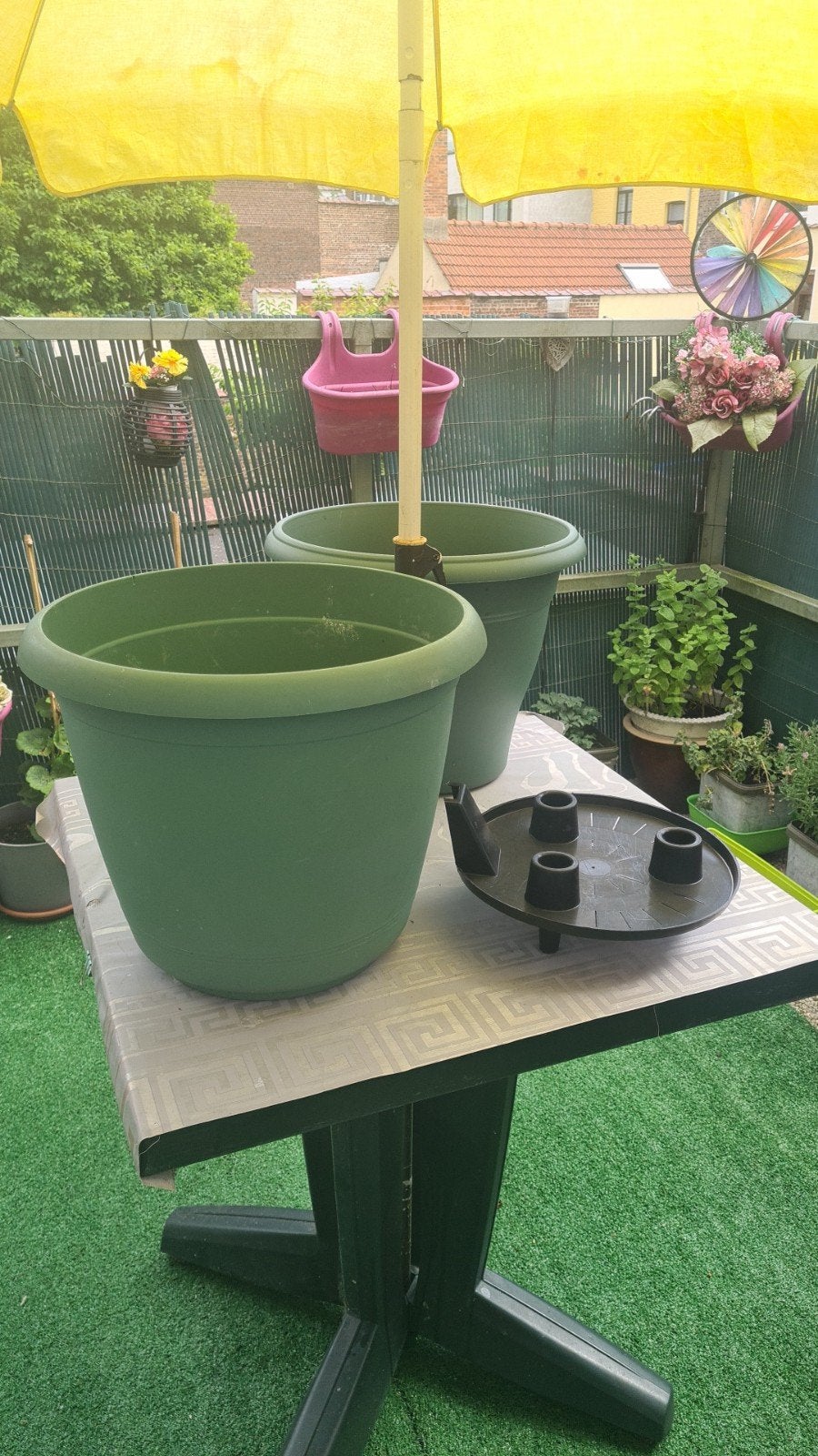 Jardinière et pot fleurs avec réserve d'eau intégrée