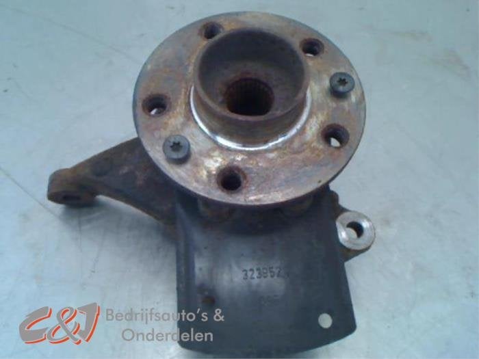 Fusee rechts-voor van een Renault Trafic, Gebruikt, -, Renault, -