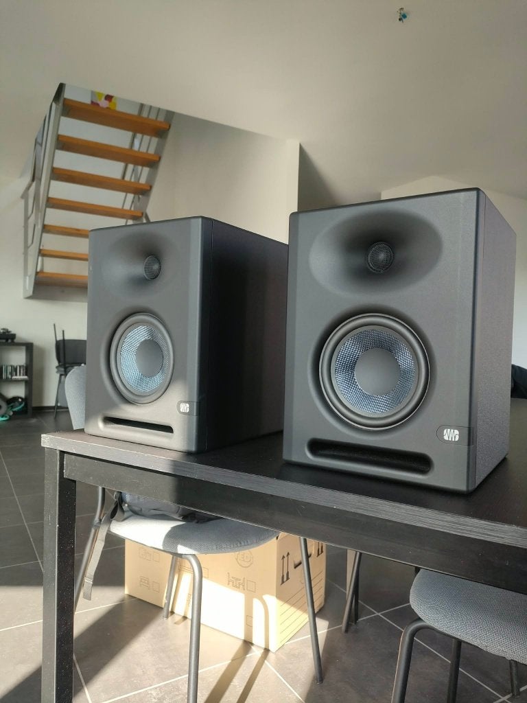 Presonus Eris E5xt studio monitors, Ophalen