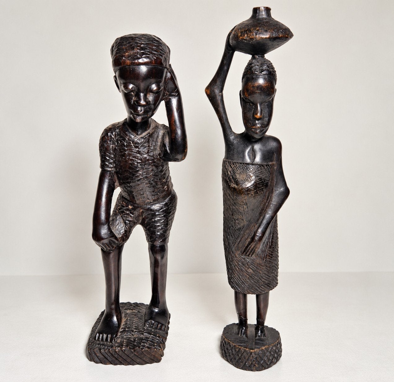 Set van 2 Vintage Afrikaanse Houten Beelden – Man & Vrouw, Antiek en Kunst, Ophalen of Verzenden, Handgemaakt, Beeld, Hout