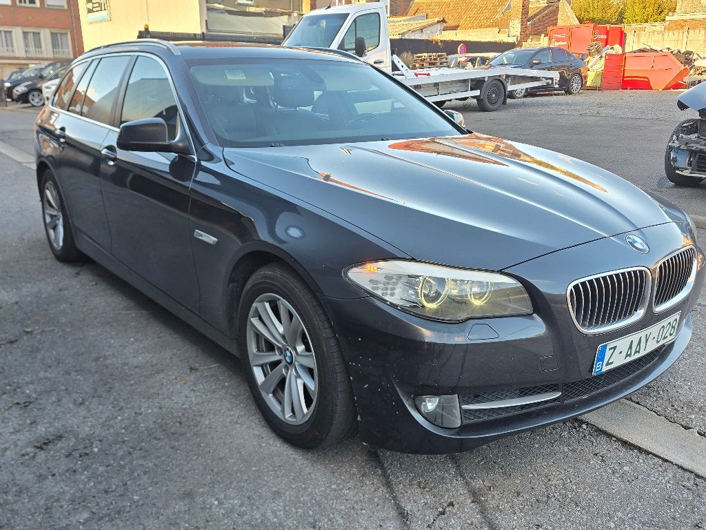 BMW 520D / Only EXPORT OF HANDELAAR!!!, https://public.car-pass.be/vhr/34ef91d8-96f9-46e1-bbee-222688821729, Bedrijf, Diesel, Te koop