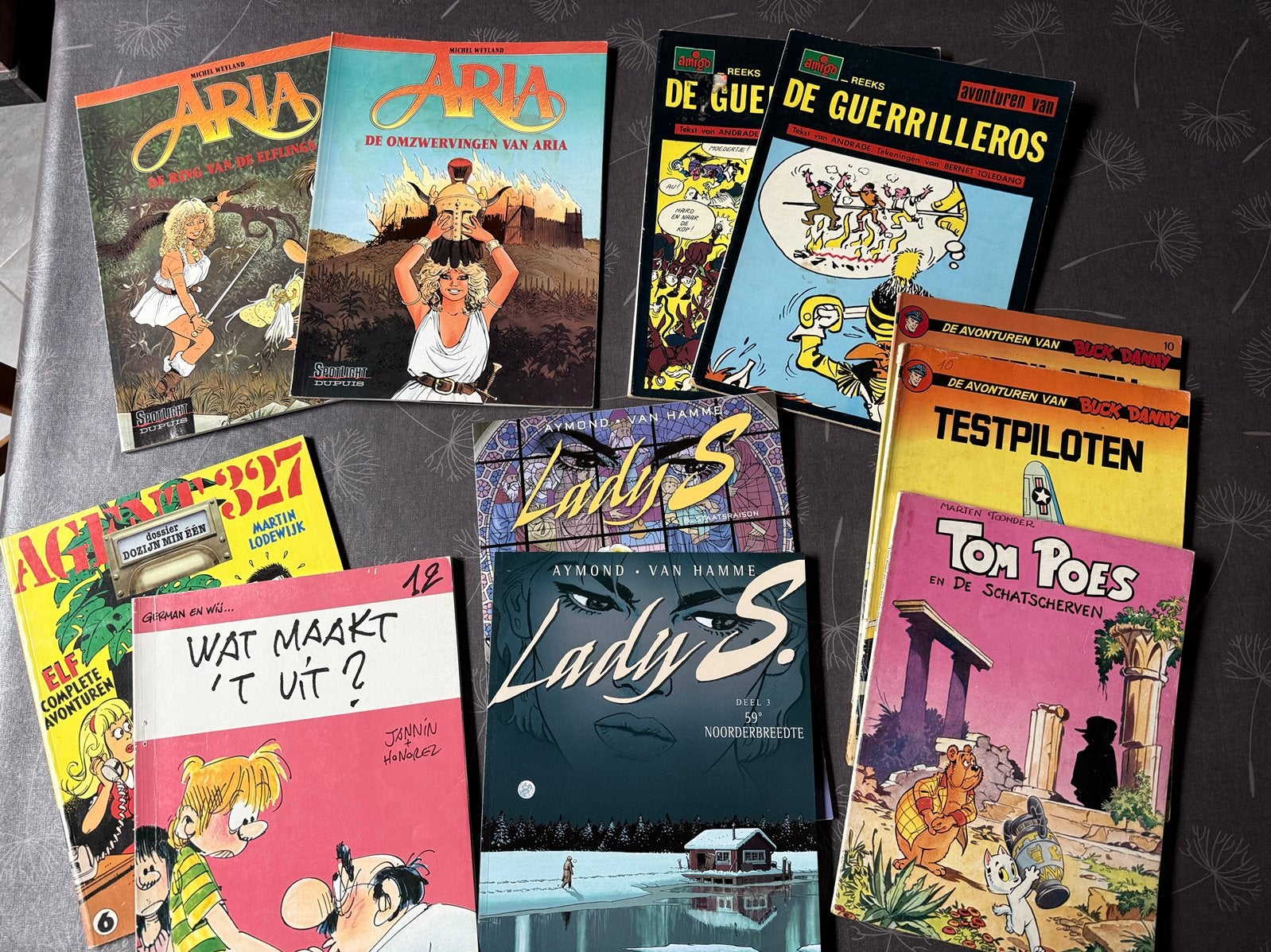 11 strips in nieuwe tot goede staat, Ophalen of Verzenden, Zo goed als nieuw