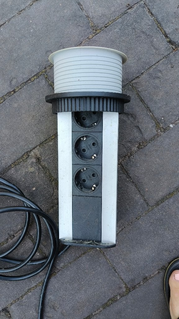 Inbouw stopcontacten keukeneiland, Ophalen, Gebruikt, Stekkerdoos
