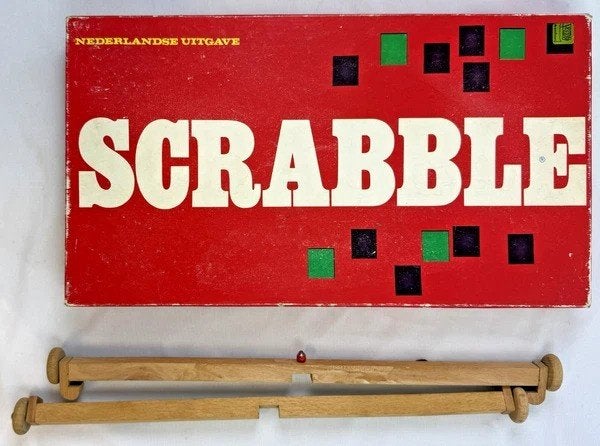 SIO Scrabble bordspel compleet met draaiplateau hout stenen, Hobby en Vrije tijd, Gezelschapsspellen | Bordspellen, Een of twee spelers