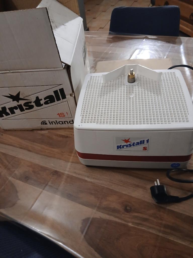 MEULEUSE VERRE VITRAUX KRISTALL 1S, Hobby en Vrije tijd, Overige Hobby en Vrije tijd, Ophalen, Zo goed als nieuw