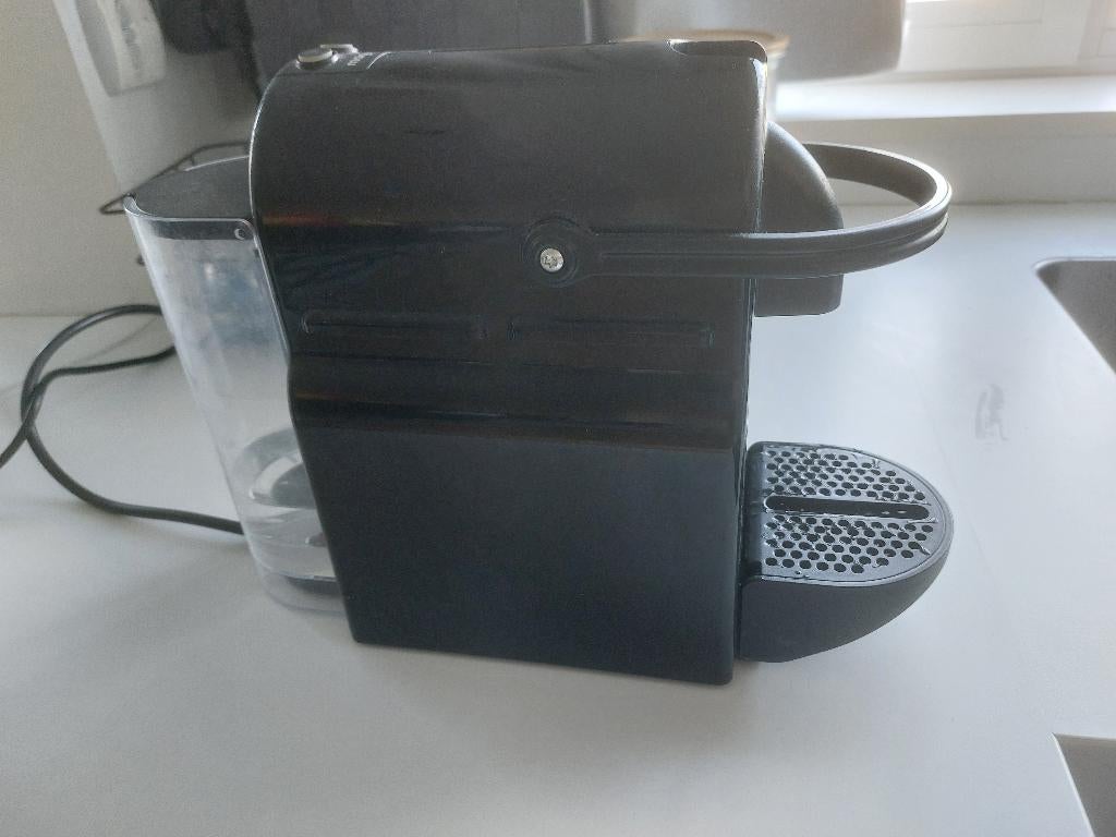 Nespresso koffiemachine, Réservoir d'eau amovible, Dosettes et capsules de café, 1 tasse, Utilisé