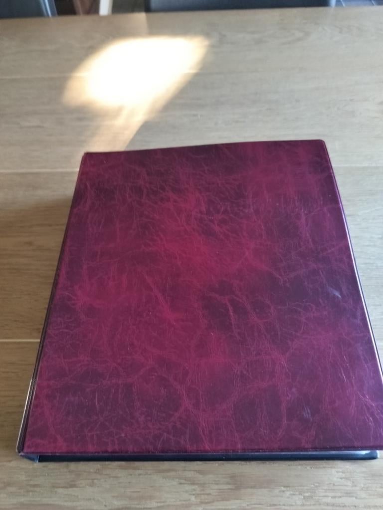 Porte-monnaie contenant 170 pièces différentes de 2 euros, Sports & Fitness, Gymnastique, Envoi