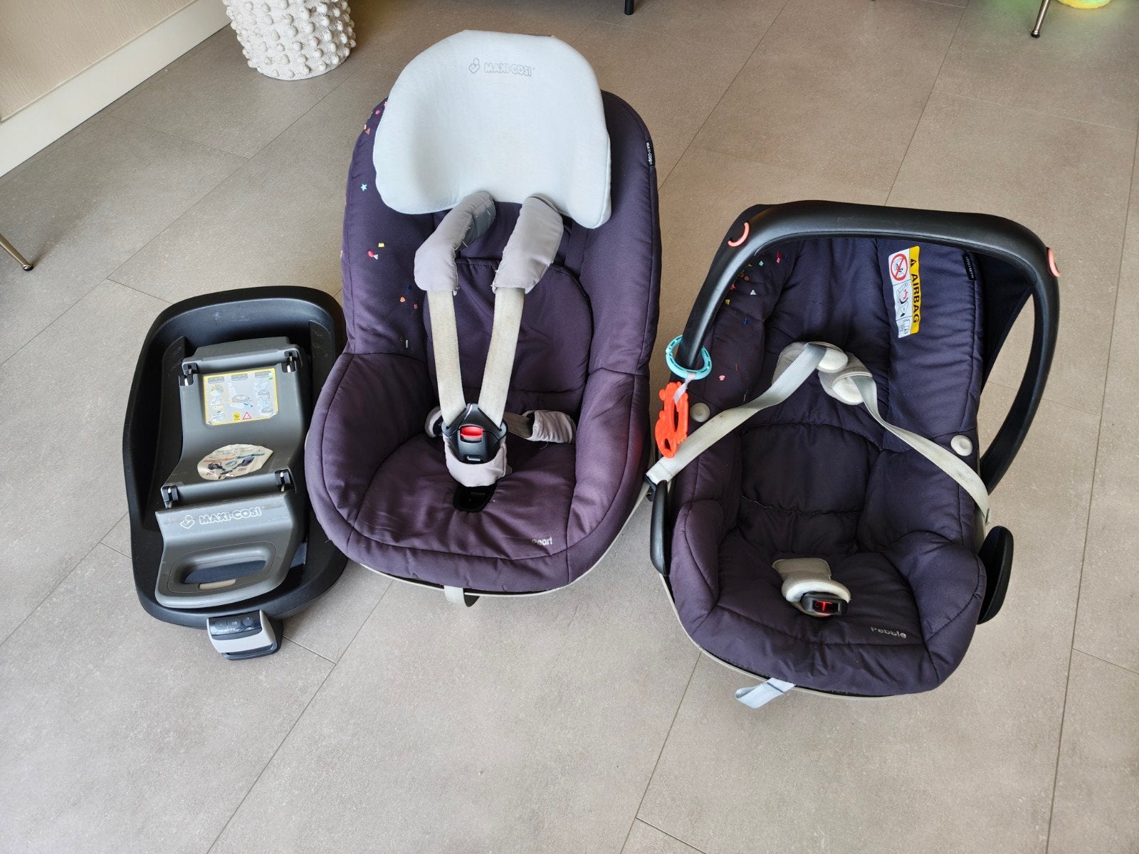 Maxi Cosi + opvolgstoel+ family fix base, Enlèvement