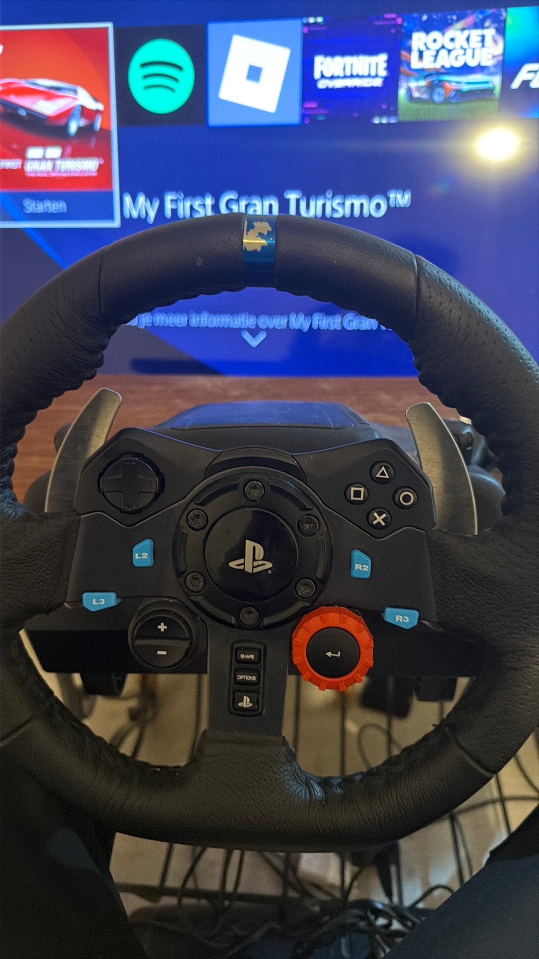 Ps4 en stuur g29 werkd als ook de ps4 plus met 1 controller, Games en Spelcomputers, Spelcomputers | Sony Consoles | Accessoires