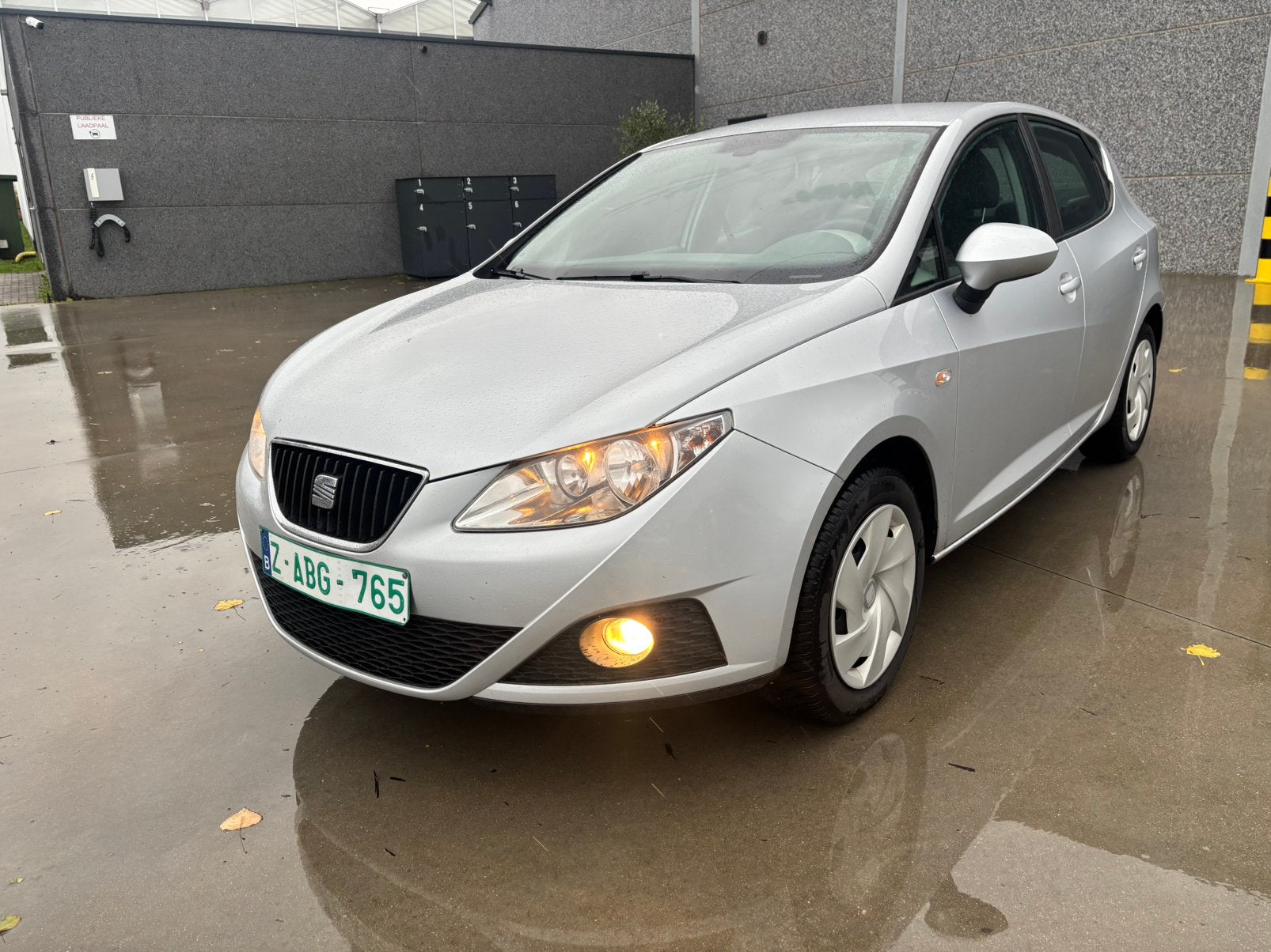 SEAT IBIZA 1.2i ESSENCE/AIRCO/CROISIÈRE/PDC/51 KW/82.000 KM, Autos, Achat, Entreprise, Boîte manuelle, Entretenue par le concessionnaire