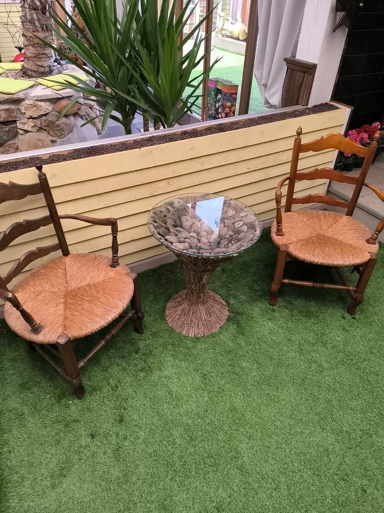 Rustieke bijzettafel met bijhorende stoelen, Tuin en Terras, Ophalen