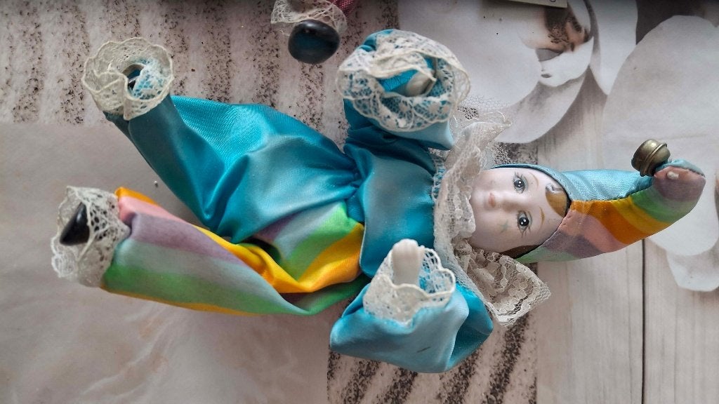 A ventre 3 clown en porcelaine et tringle pour les asseoir, Enlèvement ou Envoi, Utilisé, Autres types